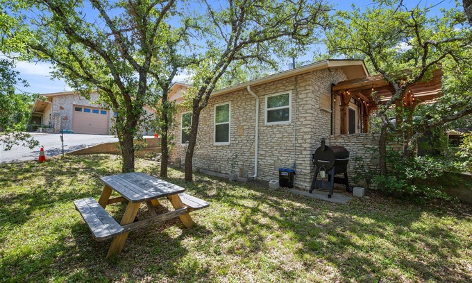 Volente Apartment | Lake Travis Studio near Volente