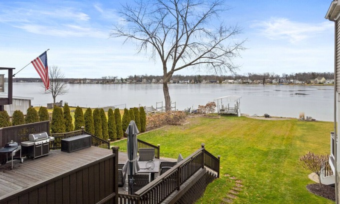 Commerce Township House | Lake House