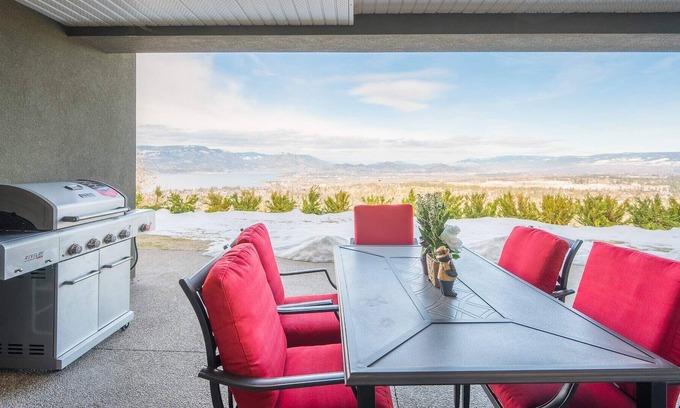 Southwest Mission House | Lake View! 1-bedroom unit in Kelowna