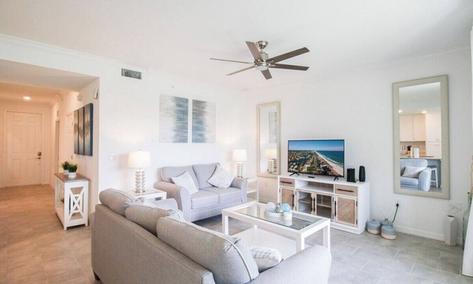 Lakewood Ranch Condo | Lake view 2/2 condo in Lakewood National Golf Club - Piper On Twelve