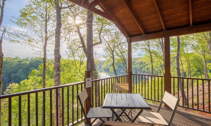 White County Cabin | Lake View Adventure Cabin at Bear Bluff Retreat