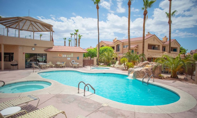 Lake Havasu City Condo | Lake View Condo with Pool/Boat Parking!