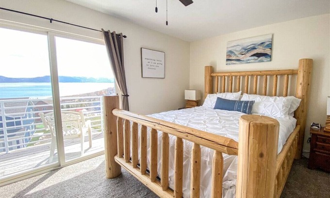 Harbor Village Condo | Lake View Condo 871 # 4 with amazing views