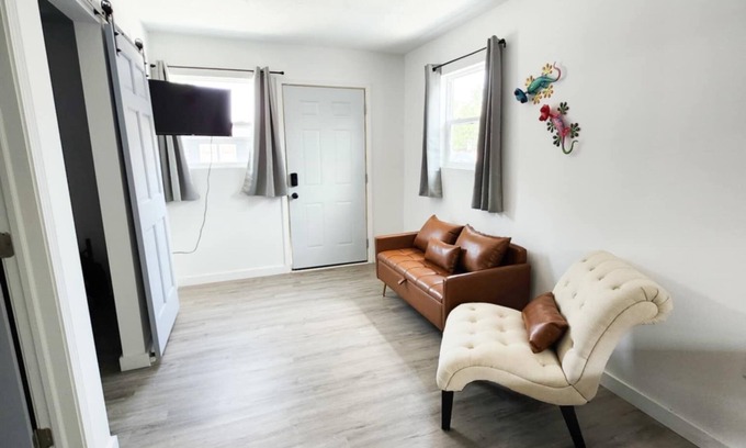 Monticello Cottage | Lake View Cottage - 2 Bedroom w/Kitchenette. Family Friendly!
