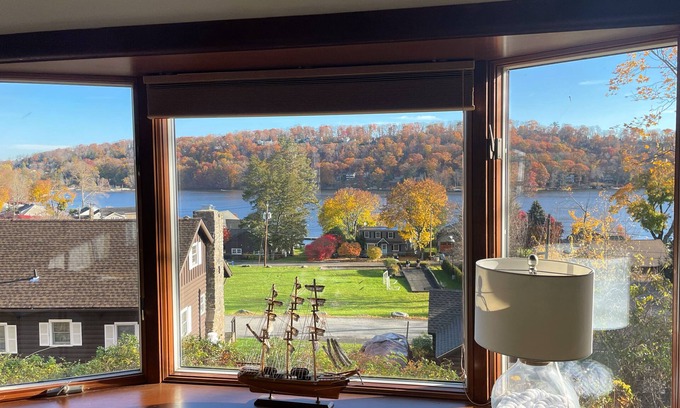 New Fairfield House | Lake View Cottage in Candlewood Lake Community