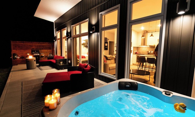 West Bay Cabin | Lake View Cottage W/Private Hot Tub-Moose Meadow