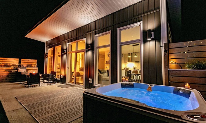 West Bay Cabin | Lake View Cottage with Private Hot Tub - Eagle View