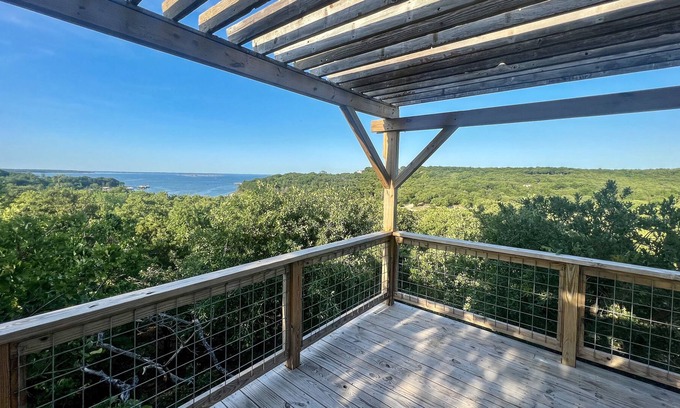 Pottsboro House | LAKE VIEW from Treetop Tower - 2 min to Boat Ramp