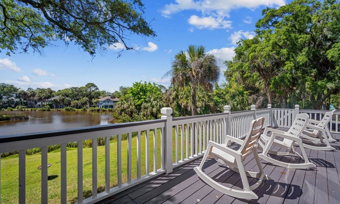 Blue Heron Lake House | Lake View, Golf Cart, Pets Considered,Club Cards, 412 Skimmer Cove