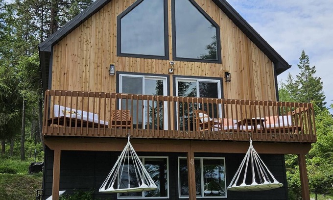 Lakeside House | Lake View Luxury - Paddle boards - Firepit - Fish, Hike, Ski. Montana Paradise!