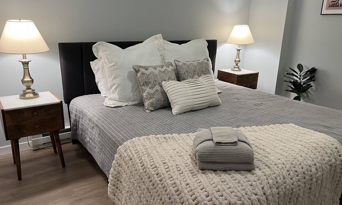 The Galena Territory House | Lake view, newly renovated home