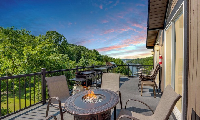 Osage Beach House | Lake-View Osage Beach Resort Home w/Game Room!
