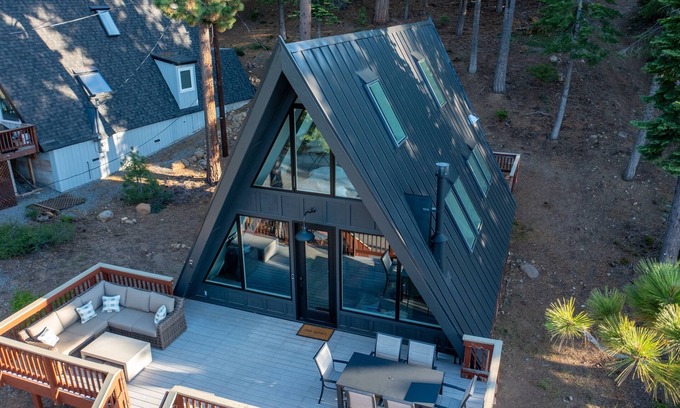 Talmont Cabin | Lake View · Private Lake Access · A/C · EV · Pets