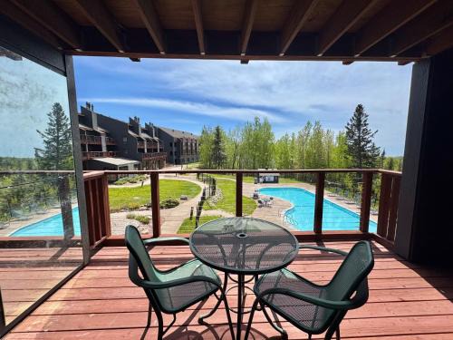 Lutsen House | Lake View Ski in Ski out Lutsen Mtn Pets Welcome