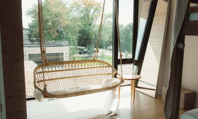Oshkosh House | Lake Winnebago Waterfront Guest Home