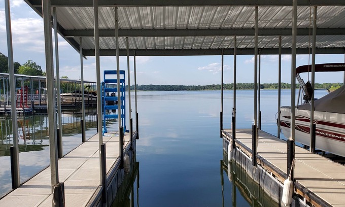 Pittsburg House | Lake Woods Retreat with 28' dock slip located on Pomme de Terre Lake!