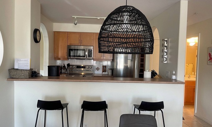 Okanagan-Similkameen House | Lakefront 2bedroom+den