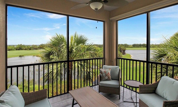 Bradenton Condo | Lakefront 3rd floor condo at River Strand Golf and Country Club - Fairway to Paradise