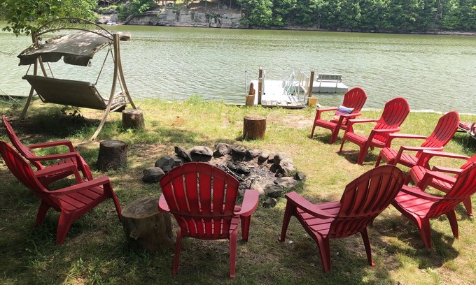 Mongaup Valley House | Lakefront 7 Bedrooms! Private Dock Swim! Fish! Boat! Newly renovated