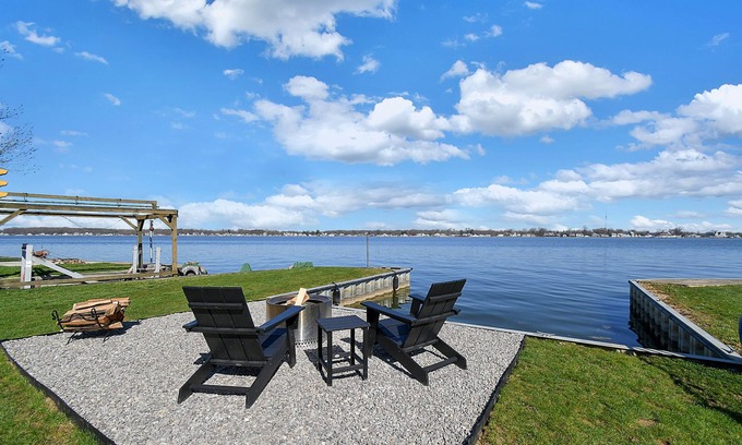 Fairfield Beach House | Lakefront Airstream Retreat with Boat Dock at Buckeye Lake