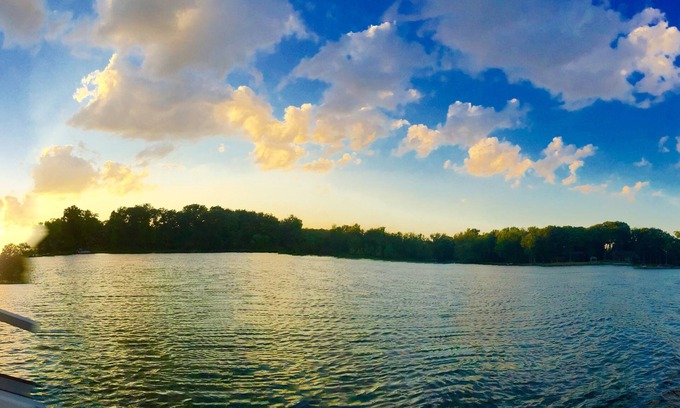Waterford Cottage | Lakefront Beach Cottage on Private All Sports Elizabeth Lake.
