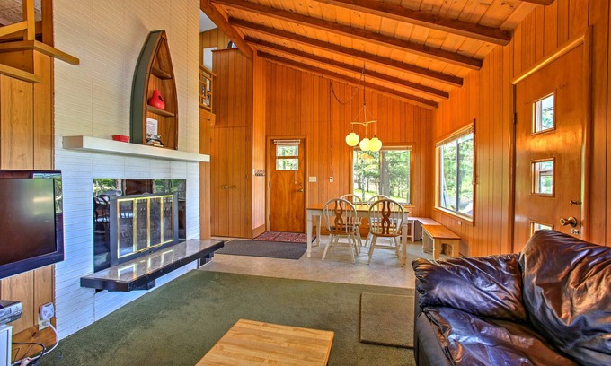 Branch Cottage | Lakefront Branch Cottage w/Dock, Kayaks & Grill!