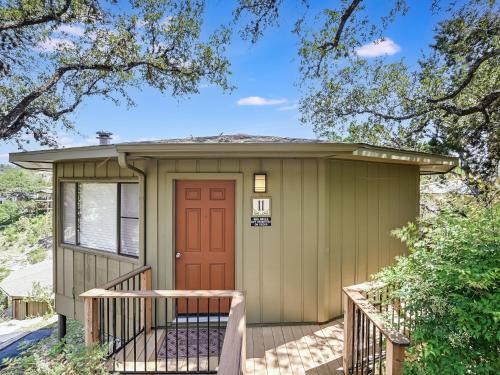 Lakeway House | Lakefront Bungalow - Community Poolhot Tub #11