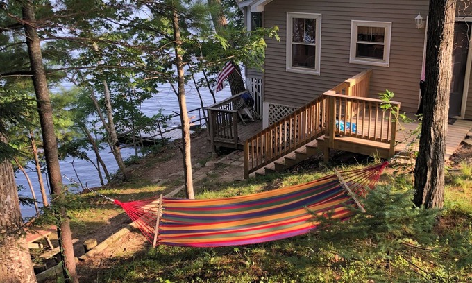 South China Cabin | Lakefront Cabin