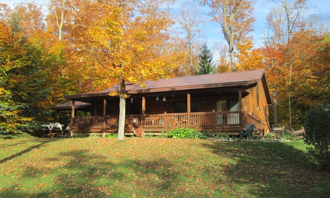 McMillan Cabin | Lakefront Cabin