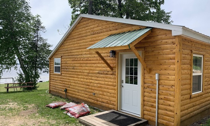 McMillan Cabin | Lakefront Cabin