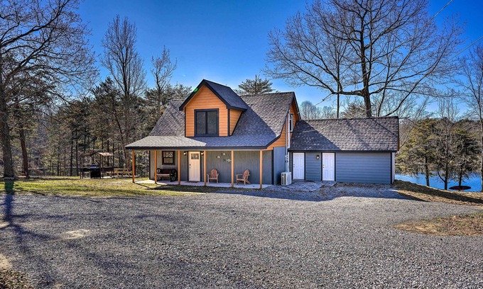 Trenton Cabin | Lakefront Cabin w/Deck, Fire Pit in Trenton!