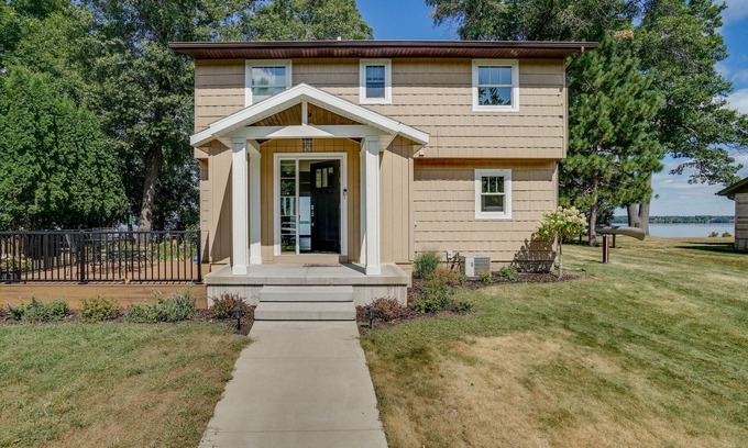 Lake Wissota House | Lakefront Chippewa Falls Haven w/Private Deck!