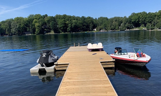 Kawartha Lakes Cabin | Lakefront cottage on quiet lake with private dock