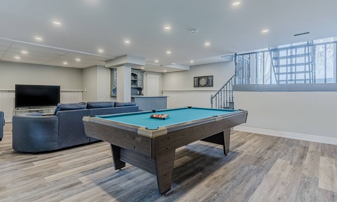Kawartha Lakes Cottage | Lakefront Cottage with Hot Tub and Pool Table