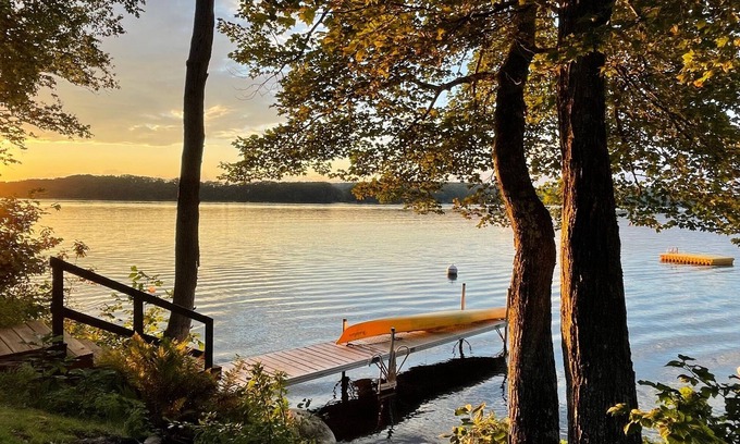 South China Cottage | Lakefront Cottage 3BR Mid Maine, China Lake, Belgrade close to coast, wifi