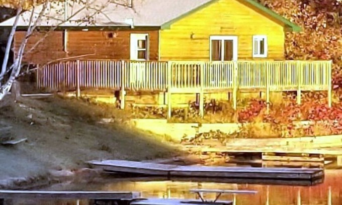 Sioux Narrows Nestor Falls Cottage | Lakefront Cottage with wood fired Hot tub and infrared Sauna