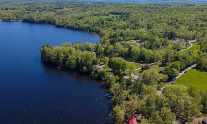 Sidney Cottage | Lakefront Cottage