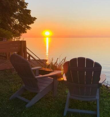 Youngstown House | Lakefront Cottage w/Private Beach- Niagara