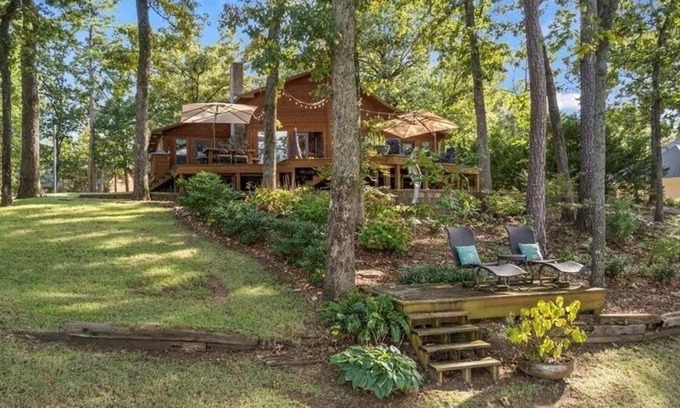 Dogwood House | Lakefront Cottage with 25% Early Booking Discount!