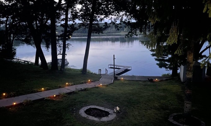 Town of Westfield House | Lakefront Cottage with Amazing Views and Privacy!