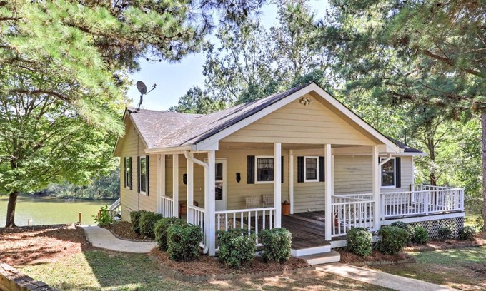 Buckhead House | Lakefront Cottage with Private Hot Tub!