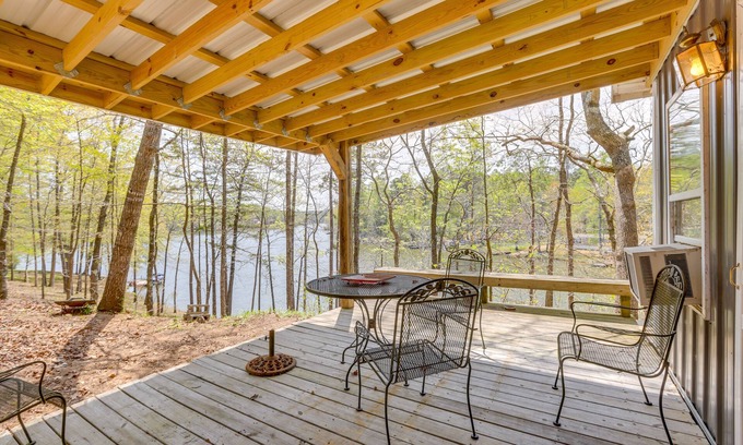 Delta Cabin | Lakefront Delta Cabin Rental w/Boat Dock + Deck!