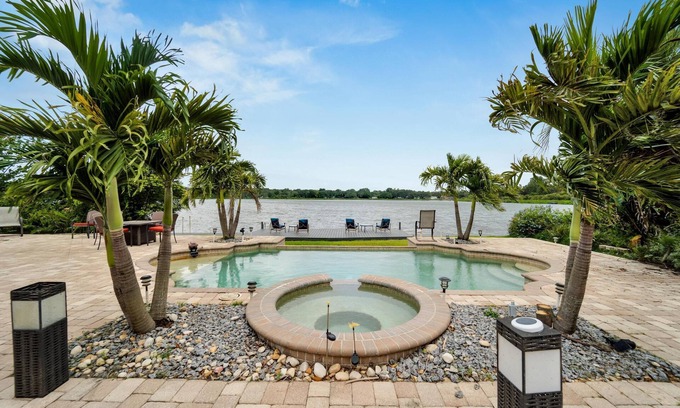 Seffner Community Alliance House | Lakefront Getaway -Luxurious Home -Pool & Games