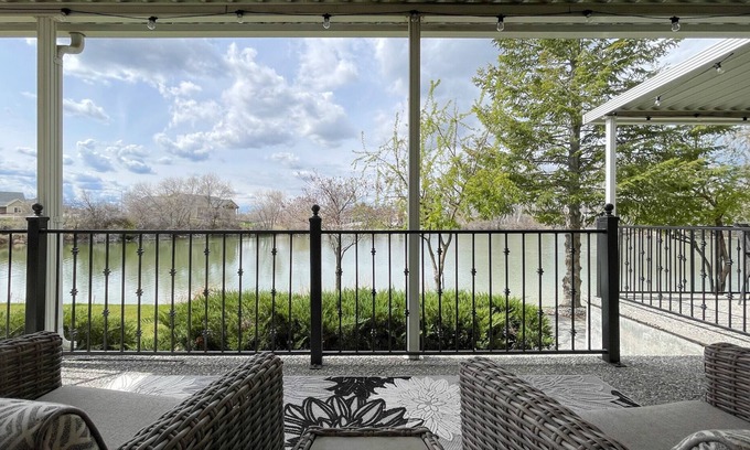 Moses Lake House | Lakefront Getaway with Game Room and Theater Seating