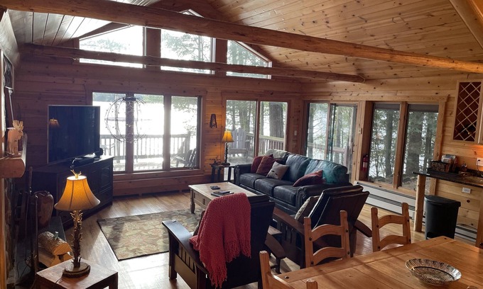 Lac du Flambeau House | Lakefront Hemlock house on 3 acres, 5-Bdrm retreat on private lake, near casino