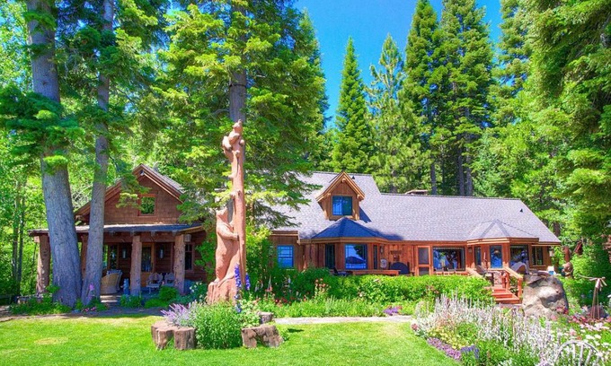 Homewood House | Lakefront History cabin