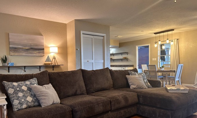 The Lakes House | Lakefront Home Air Hockey, Pool Table & Fast Wi-Fi