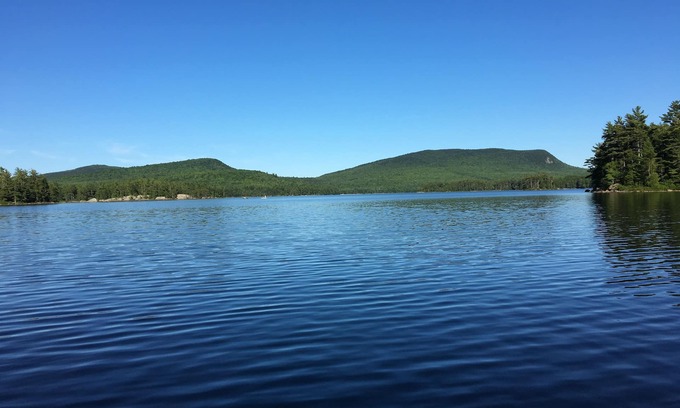 Franklin House | Lakefront Home On Beautiful Donnells Pond,32 miles From Acadia N P and Bar Harbr
