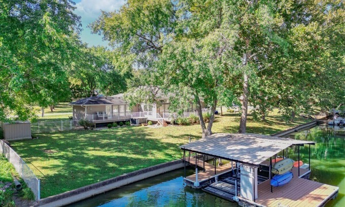 Camdenton House | Lakefront Home Private Dock Close to State Park
