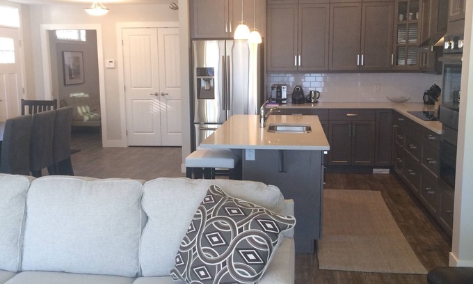 Okanagan-Similkameen Cottage | Lakefront Home - Private beach in Osoyoos Cottages